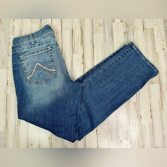 Ariat Real Jeans Womens 33R Blue Medium Wash Mid Rise Embroidered Denim - Picture 1 of 12